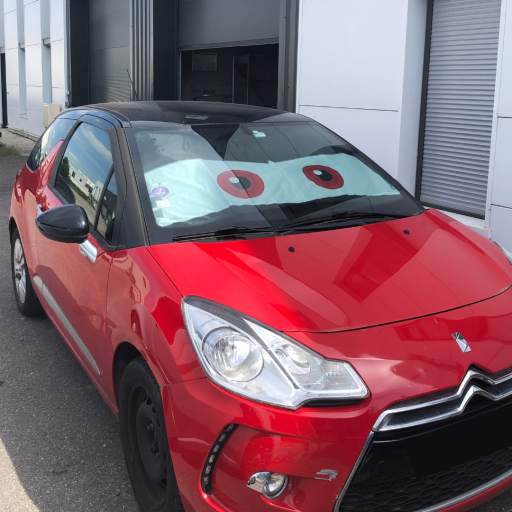Pare-soleil-yeux-cars-eyes-look-rouge-citroen-ds3