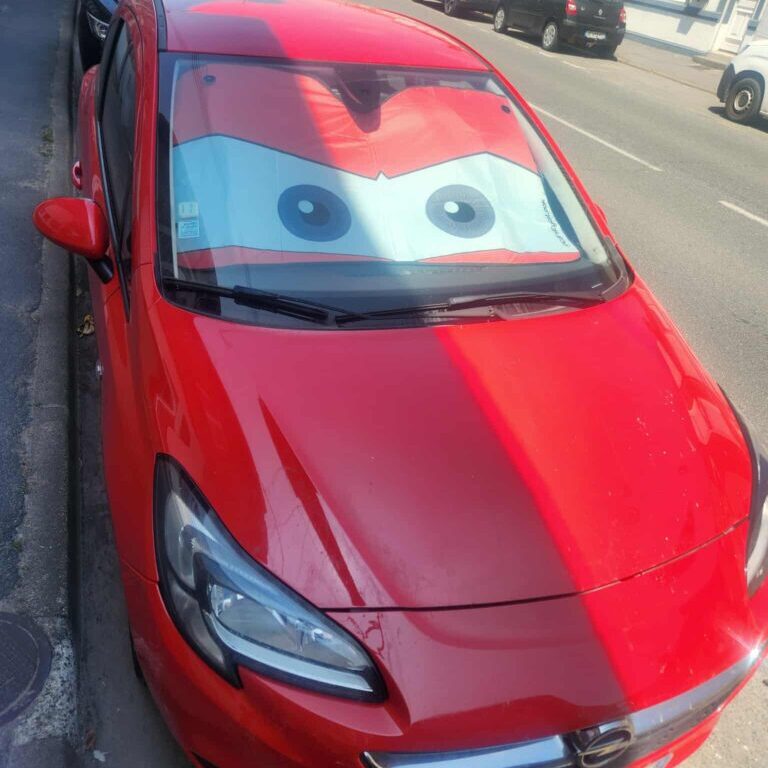 Pare-soleil-yeux-cars-eyes-look-rouge-opel-corsa